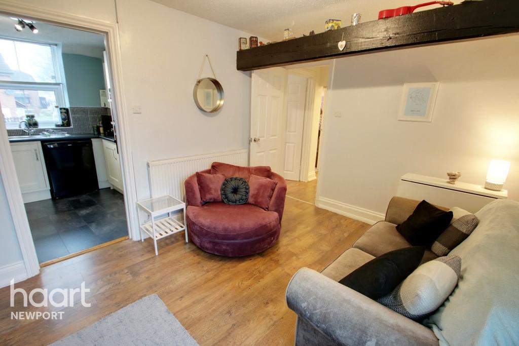 Flat 8, 15 The Grove, Caldicot NP26 4HN 2 bed apartment £140,000
