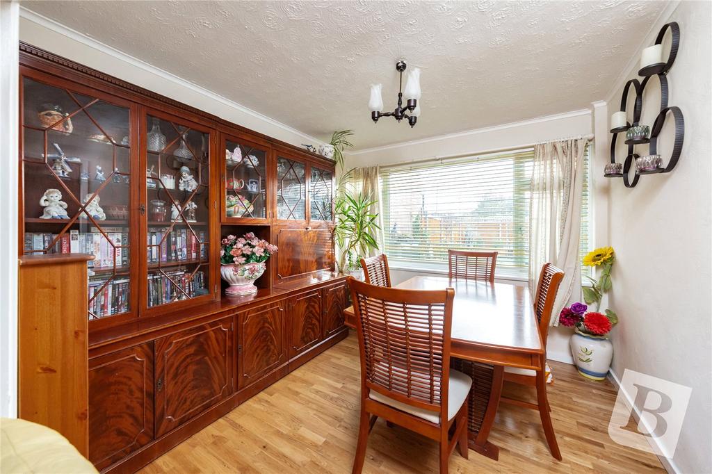 Beaumont Drive, Northfleet, Gravesend, DA11 3 bed terraced house £295,000