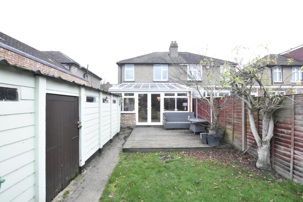 Gladstone Avenue, Feltham, Middlesex, TW14 3 bed semidetached house