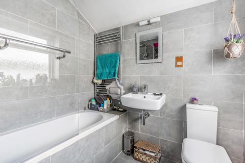 206a Verdant Lane, London, SE6 1LJ