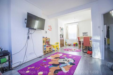 32 Kenneth Road, Romford, RM6 6LL