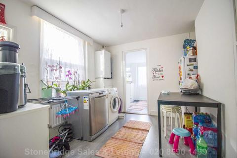 32 Kenneth Road, Romford, RM6 6LL