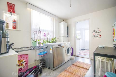 32 Kenneth Road, Romford, RM6 6LL