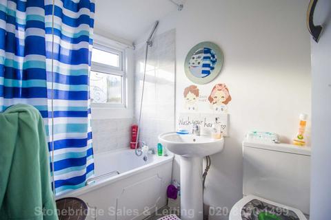 32 Kenneth Road, Romford, RM6 6LL