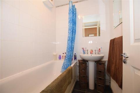 9 The Oval, Banstead, SM7 2QY