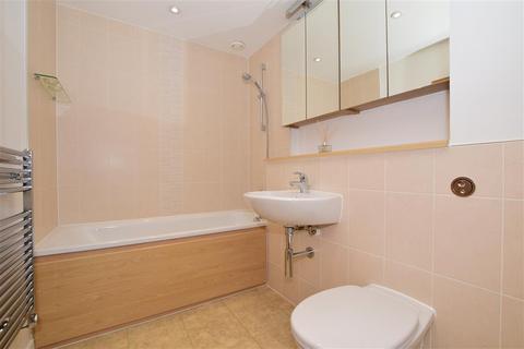 19 Alisander Close, Snodland, ME6 5SH