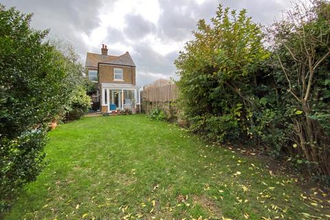 4 Devon Avenue, Walmer, Deal, CT14 7SE