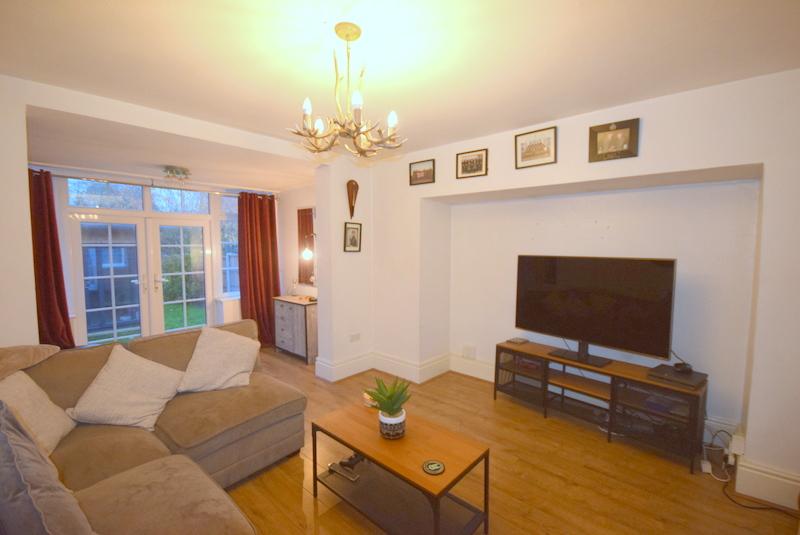 Dale Road, Spondon, Derby, DE21 3 bed detached house £250,000