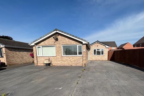 4 bedroom bungalow to rent, Andrew Close, Littleover, Derby, DE23