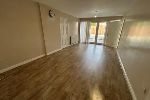 4 bedroom bungalow to rent, Andrew Close, Littleover, Derby, DE23