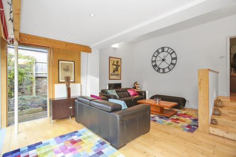 18 Duddingston Row, Edinburgh, EH15 3NB