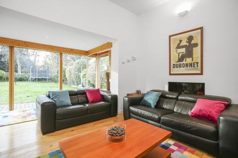 18 Duddingston Row, Edinburgh, EH15 3NB