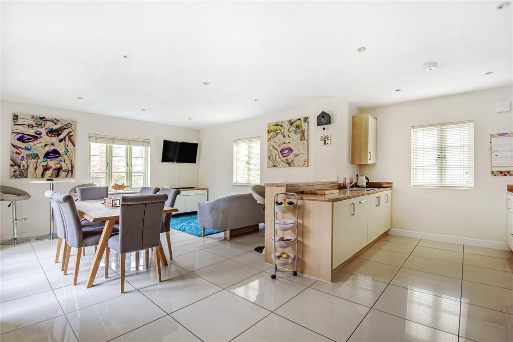 Kitchen Family Room