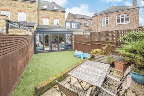 2 Tara Mews, London, N8 8BT