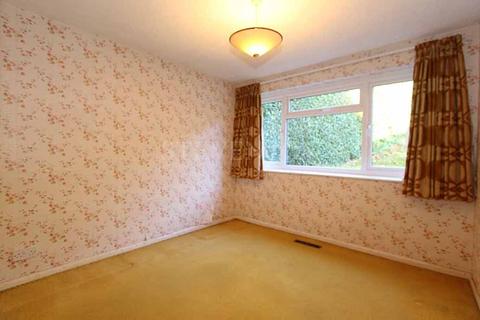 17 Alpine Way, Wolverhampton, WV3 9ED