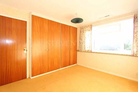 17 Alpine Way, Wolverhampton, WV3 9ED