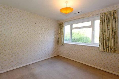 17 Alpine Way, Wolverhampton, WV3 9ED