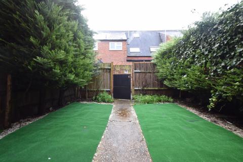 2 Clewer Fields, Windsor, SL4 5BW