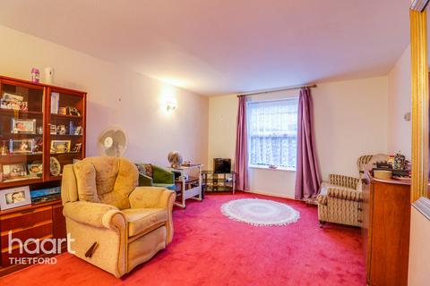 167 Fairfields, Thetford, IP24 1JW