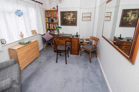 31 Denning Avenue, Croydon, CR0 4DJ