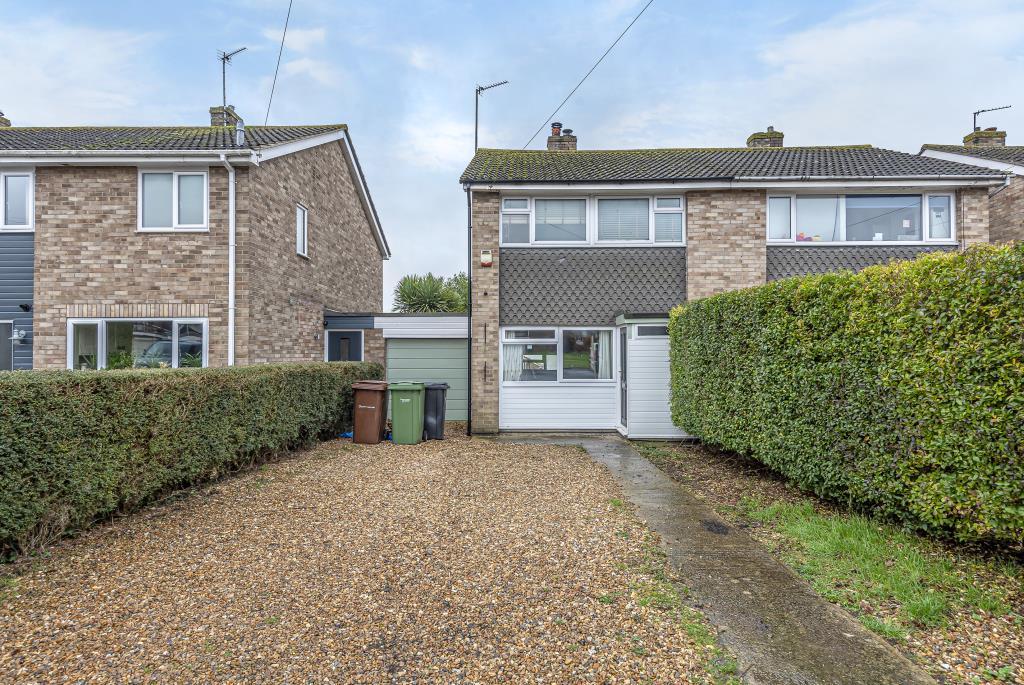 Chalgrove, Wallingford, OX44 2 bed semidetached house £290,000
