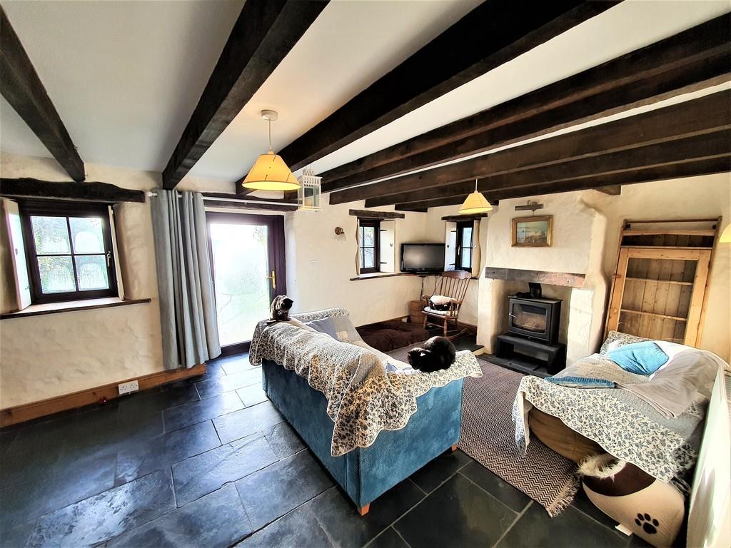 Bone Valley, Heamoor, Penzance 3 bed barn conversion - £1,200 pcm (£277 pw)