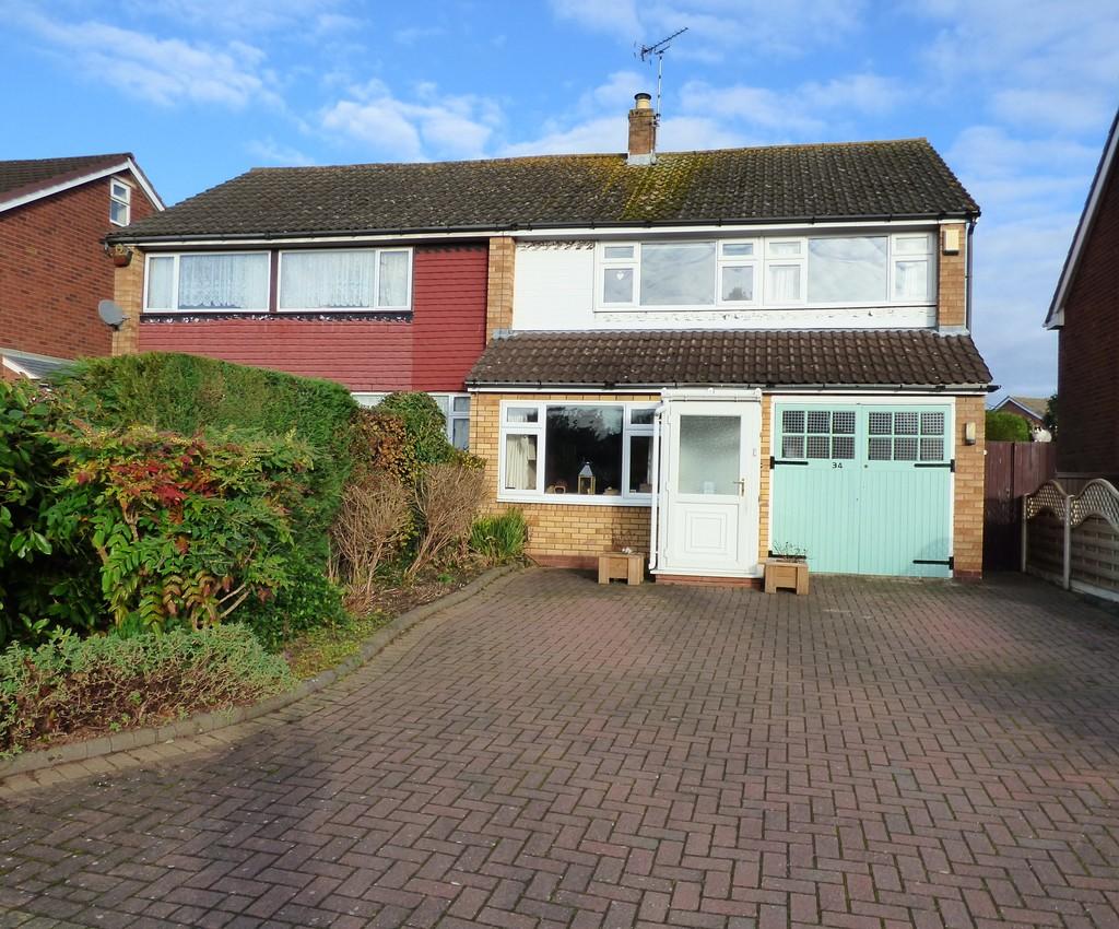 Ferndale Road, Lichfield 3 bed semidetached house £275,000