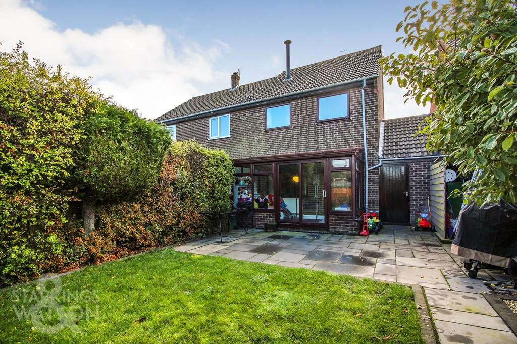 Burgess Way, Brooke, Norwich 2 bed semidetached house £205,000