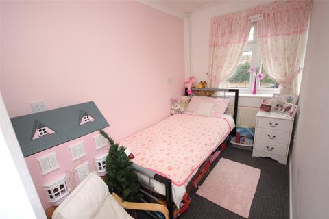 1 Stenning Avenue, Linford, Stanford-le-hope, SS17 0RP