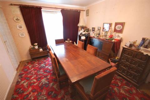 11 Grange Park, Albrighton, Wolverhampton, WV7 3EN