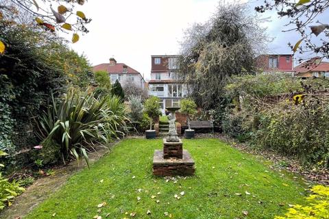 99 Farm Road, Edgware, HA8 9LR