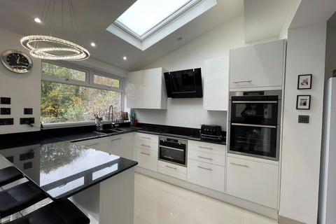 99 Farm Road, Edgware, HA8 9LR