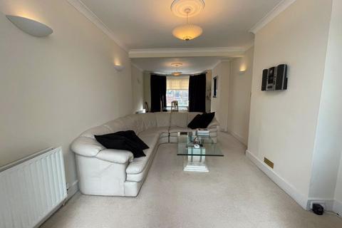 99 Farm Road, Edgware, HA8 9LR