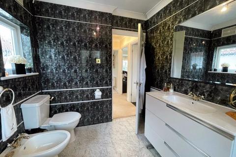 99 Farm Road, Edgware, HA8 9LR