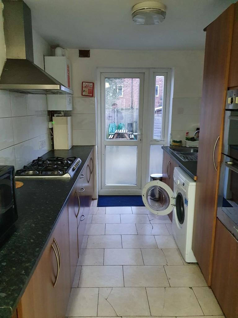 Bowdon Road Walthamstow 1 bed in a house share £1,100 pcm (£254 pw)