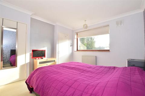 97 Hatch Gardens, Tadworth, KT20 5LD