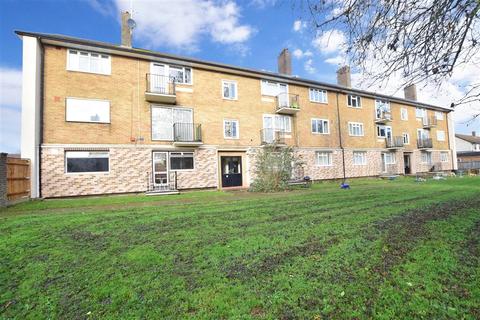 97 Hatch Gardens, Tadworth, KT20 5LD