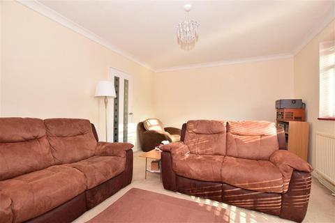97 Hatch Gardens, Tadworth, KT20 5LD