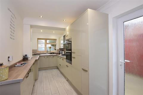 12 Heather Drive, Dartford, DA1 3LE