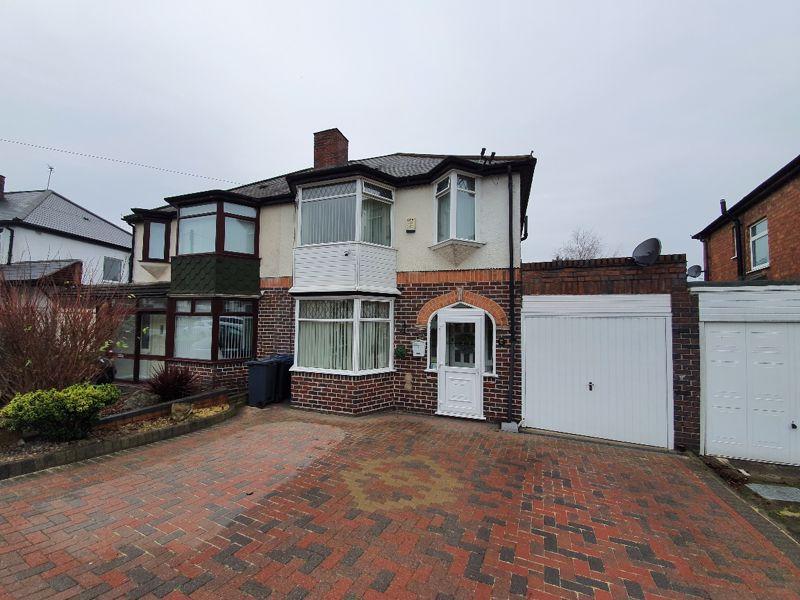 Hesketh Crescent, Erdington, Birmingham B23 7EQ 3 bed semidetached