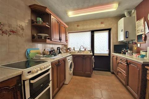 76 Brooklands Avenue, Walsall, WS6 6LG
