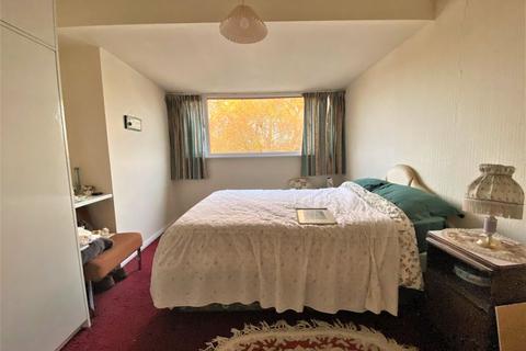 76 Brooklands Avenue, Walsall, WS6 6LG