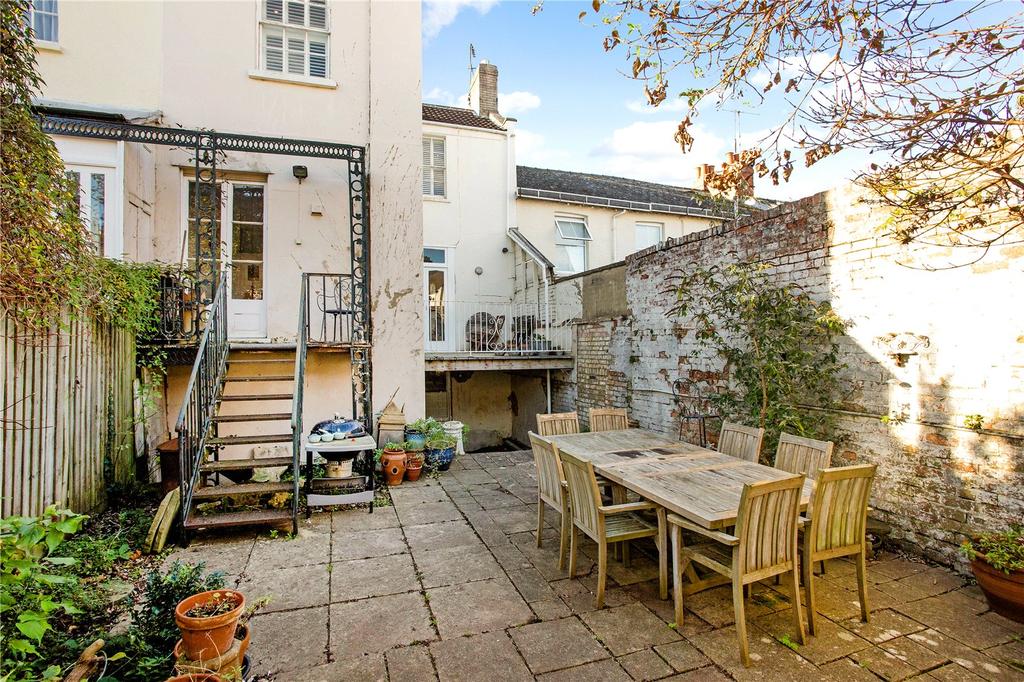 24 Gratton Road