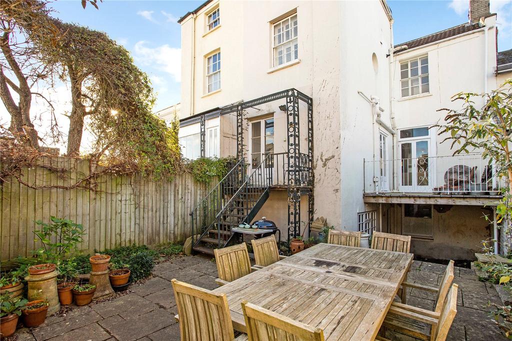 24 Gratton Road