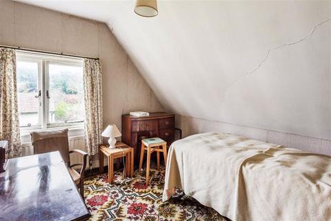 44 Chichele Road, Oxted, RH8 0AG