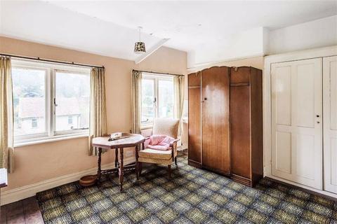 44 Chichele Road, Oxted, RH8 0AG