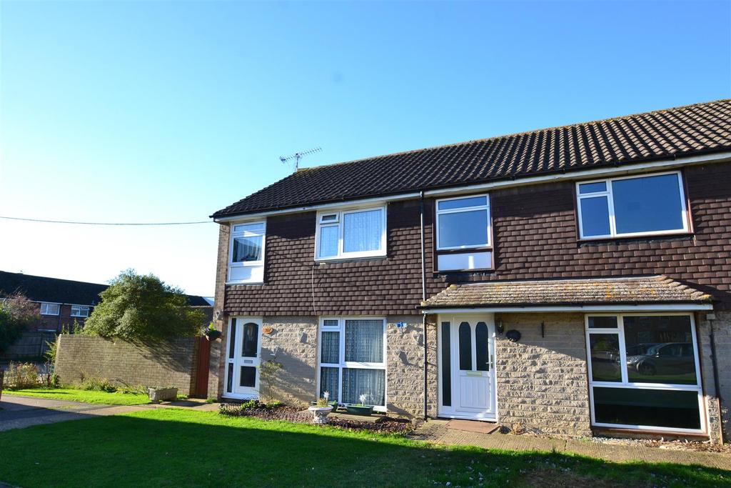 Court Lodge Road, Horley 3 bed terraced house £1,300 pcm (£300 pw)