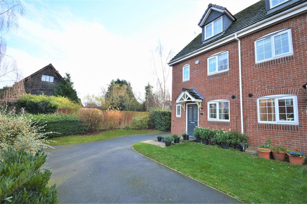Woodfield Close, Kingstone, Hereford 3 bed semidetached house for sale