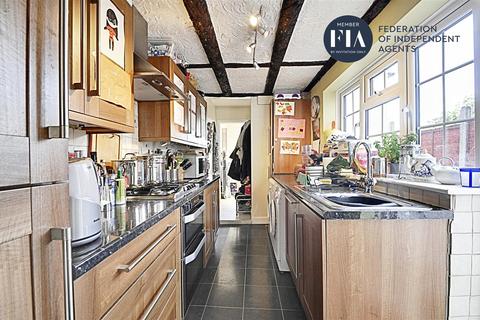 17 Glenhurst Road, Brentford, TW8 0QS