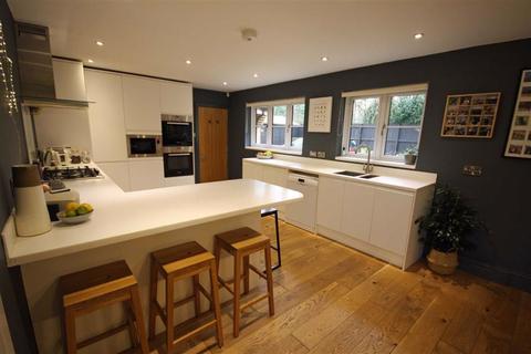 5 Caistor Road, Gretton, Corby, NN17 3DL